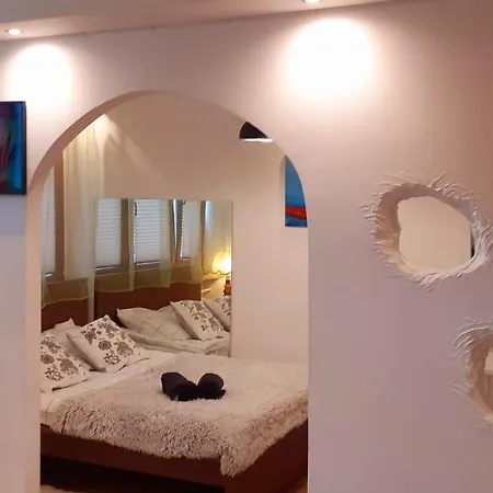 Artistic Haven: Cozy Two-Room Apartment with Smart Entertainment Warsaw Exterior photo